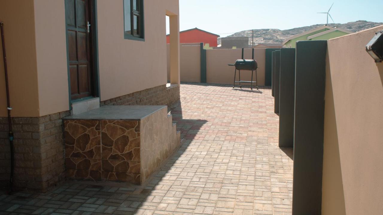 Jjp Self Catering - Three Bedroom House Lüderitz Exterior foto